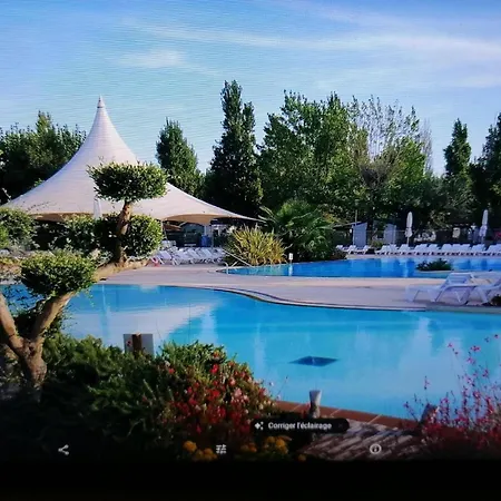 Camping Mobil F033 La Carabasse 4 Etoiles *